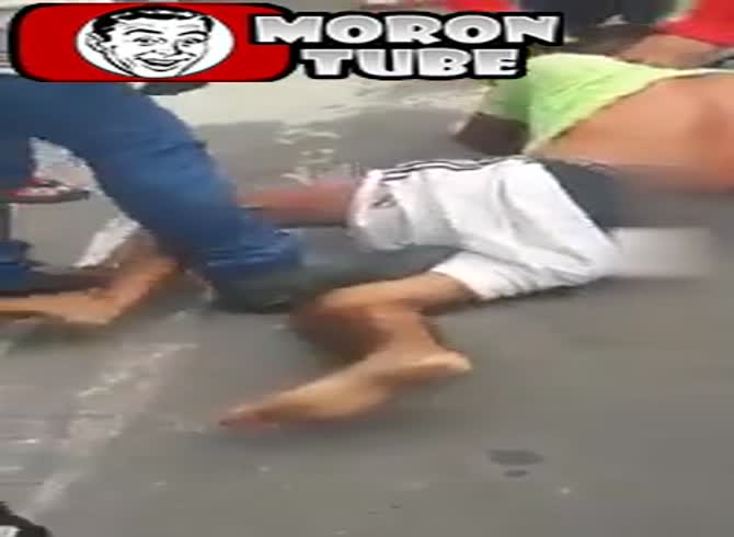 Video :Crowd whips alleged thief (public warned)